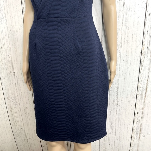 NWT ASOS MATERNITY Navy Quilted Sheath Dress Sleeveless Faux Wrap Size 6 - Picture 6 of 11